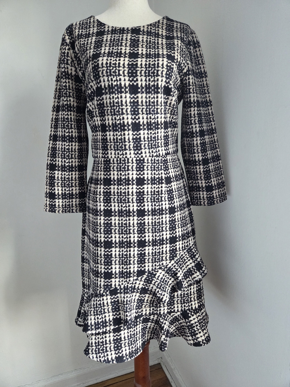 julia jordan Black and White Plaid Long Sleeve Ruffle-Hem Dress